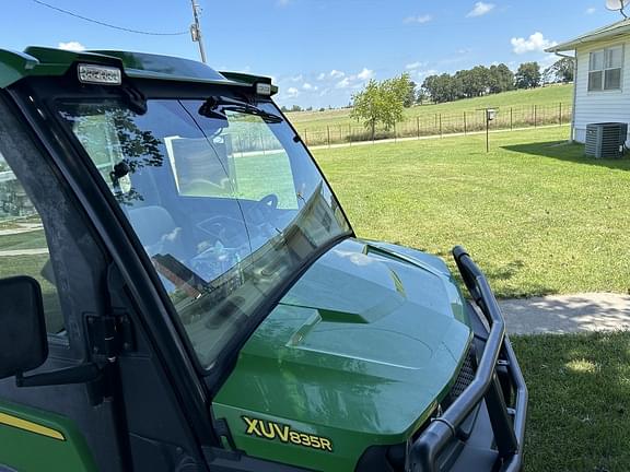 Image of John Deere XUV 835R equipment image 1