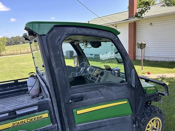 Image of John Deere XUV 835R equipment image 2