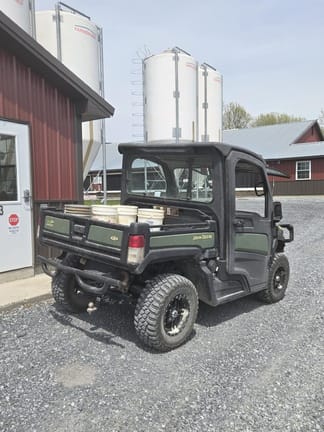 2020 John Deere XUV 835R Equipment Image0