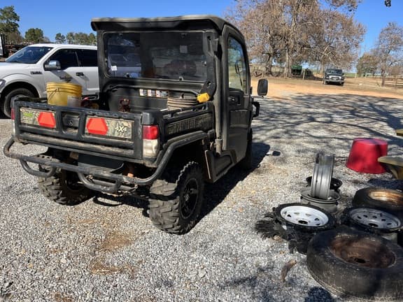 Image of John Deere XUV 835R equipment image 3