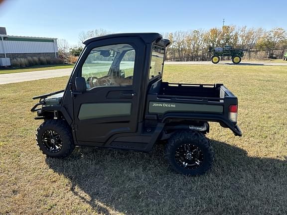 Image of John Deere XUV 835R equipment image 3