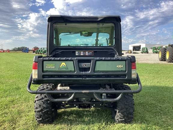 Image of John Deere XUV 835R equipment image 4