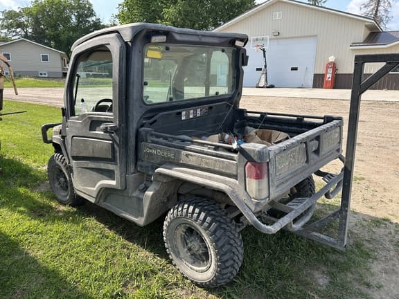 Image of John Deere XUV 835R equipment image 3