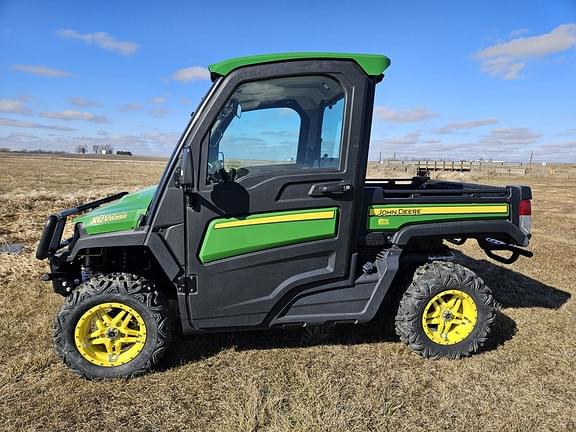 Image of John Deere XUV 835R equipment image 1