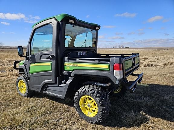 Image of John Deere XUV 835R equipment image 2