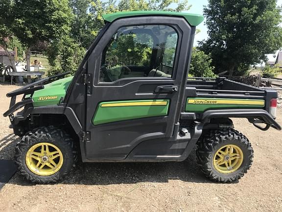 Image of John Deere XUV 835R Primary image