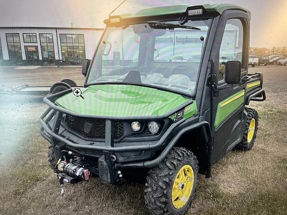 Image of John Deere XUV 835R equipment image 1