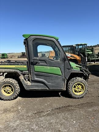 2020 John Deere XUV 835R Equipment Image0