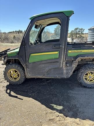 Image of John Deere XUV 835R equipment image 1