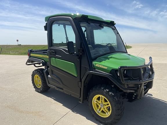 Image of John Deere XUV 835R equipment image 2