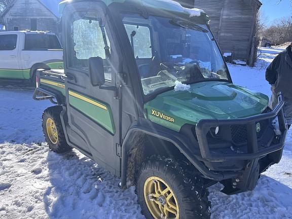 Image of John Deere XUV 835R Image 1