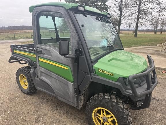 Image of John Deere XUV 835R equipment image 2