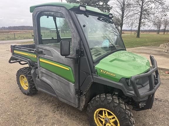 Image of John Deere XUV 835R equipment image 3