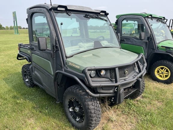 2020 John Deere XUV 835R Equipment Image0