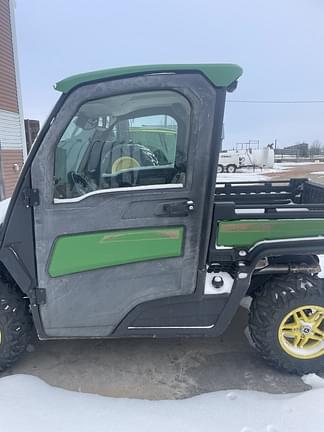 Image of John Deere XUV 835R equipment image 4