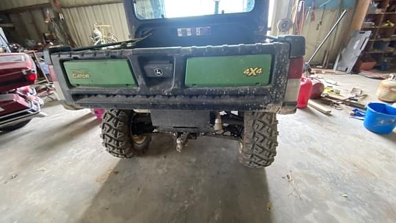 Image of John Deere XUV 835R equipment image 4