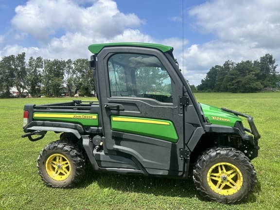 Image of John Deere XUV 835R equipment image 3