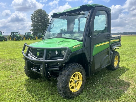 2020 John Deere XUV 835R Equipment Image0