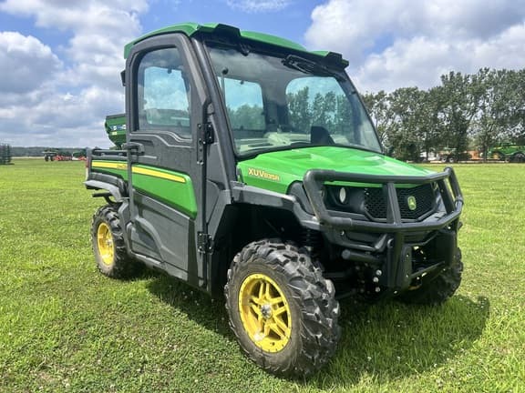Image of John Deere XUV 835R equipment image 2