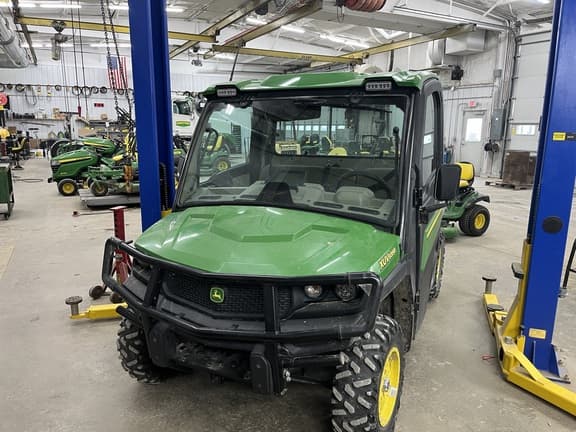 Image of John Deere XUV 835R equipment image 1