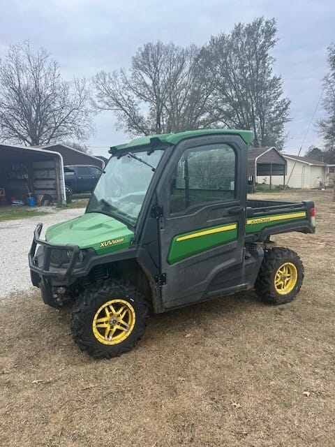2020 John Deere XUV 835R Equipment Image0
