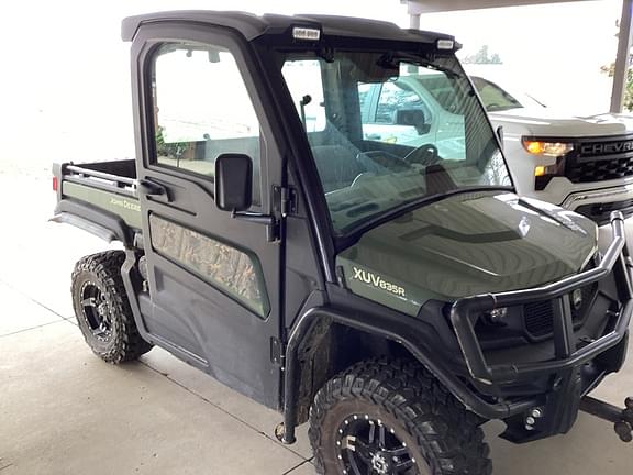 Image of John Deere XUV 835R Primary image