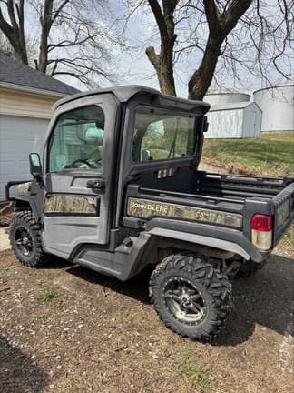 Image of John Deere XUV 835R equipment image 1