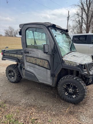 2020 John Deere XUV 835R Equipment Image0