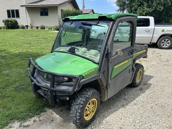 2020 John Deere XUV 835R Equipment Image0