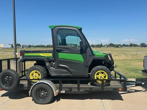 Image of John Deere XUV 835R equipment image 1