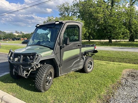 Image of John Deere XUV 835R Primary image