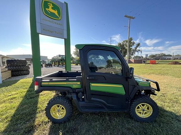 Image of John Deere XUV 835R equipment image 2