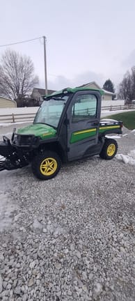 2020 John Deere XUV 835R Equipment Image0