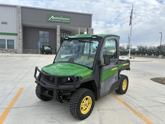 2020 John Deere XUV 835R Equipment Image0