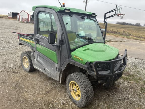 Image of John Deere XUV 835R equipment image 2