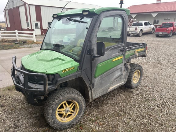 2020 John Deere XUV 835R Equipment Image0