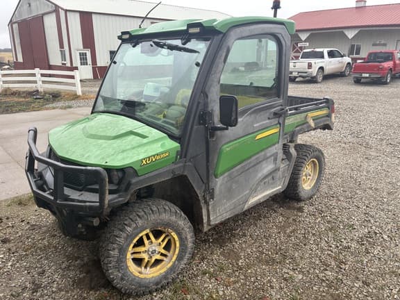 Image of John Deere XUV 835R Primary image