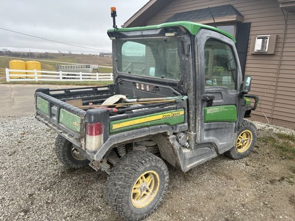 Image of John Deere XUV 835R equipment image 4