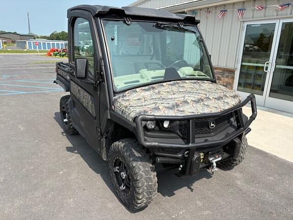 Image of John Deere XUV 835R equipment image 1