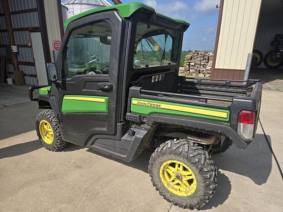 Image of John Deere XUV 835R equipment image 3