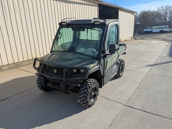 Image of John Deere XUV 835R equipment image 1