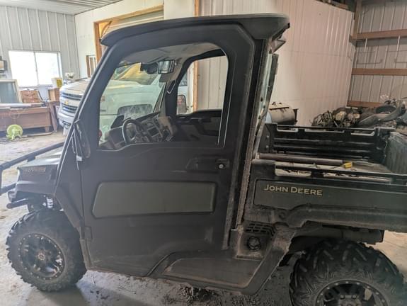 Image of John Deere XUV 835R equipment image 1