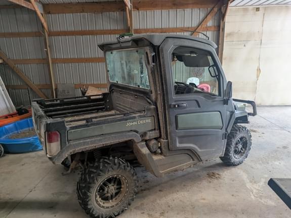 Image of John Deere XUV 835R equipment image 2