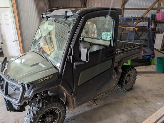 Image of John Deere XUV 835R equipment image 3