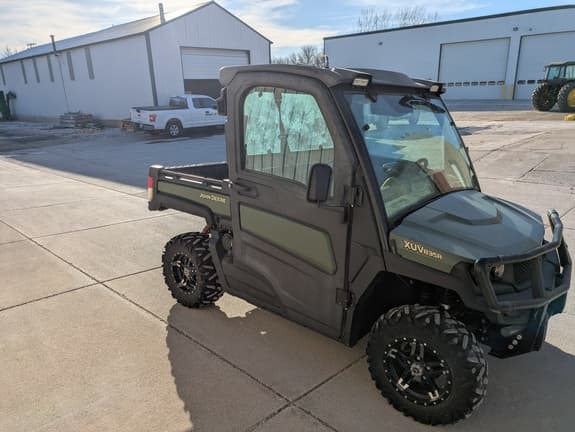 Image of John Deere XUV 835R equipment image 4