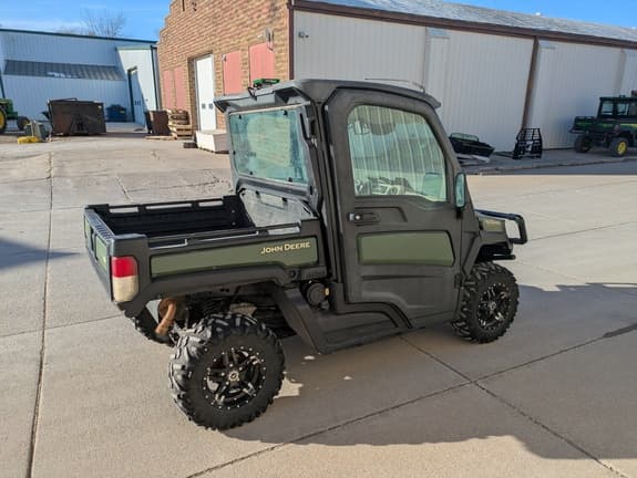 Image of John Deere XUV 835R equipment image 2