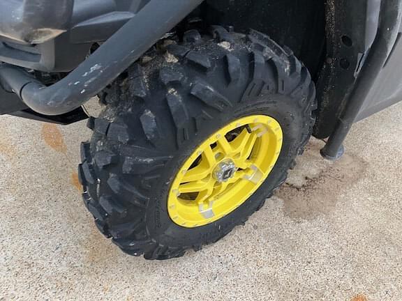 Image of John Deere XUV 835R equipment image 3