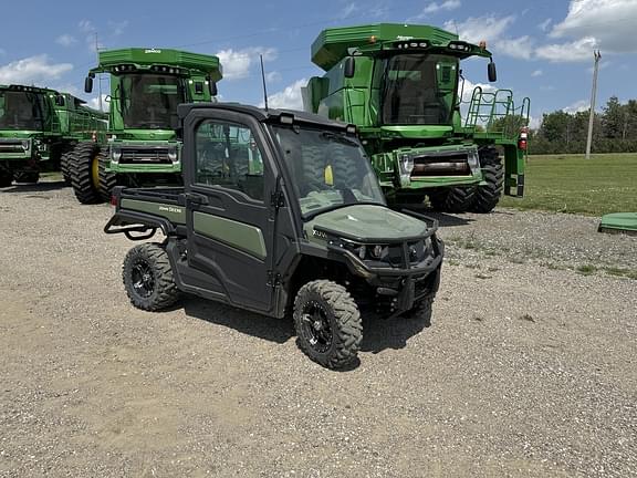 Image of John Deere XUV 835R Primary image