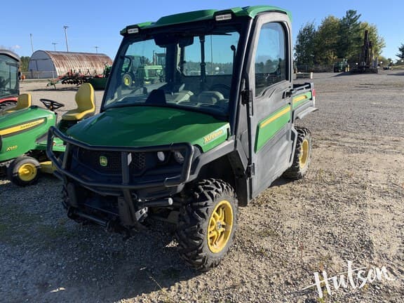 Image of John Deere XUV 835R equipment image 1