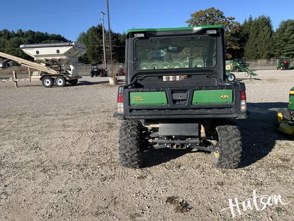 Image of John Deere XUV 835R equipment image 4